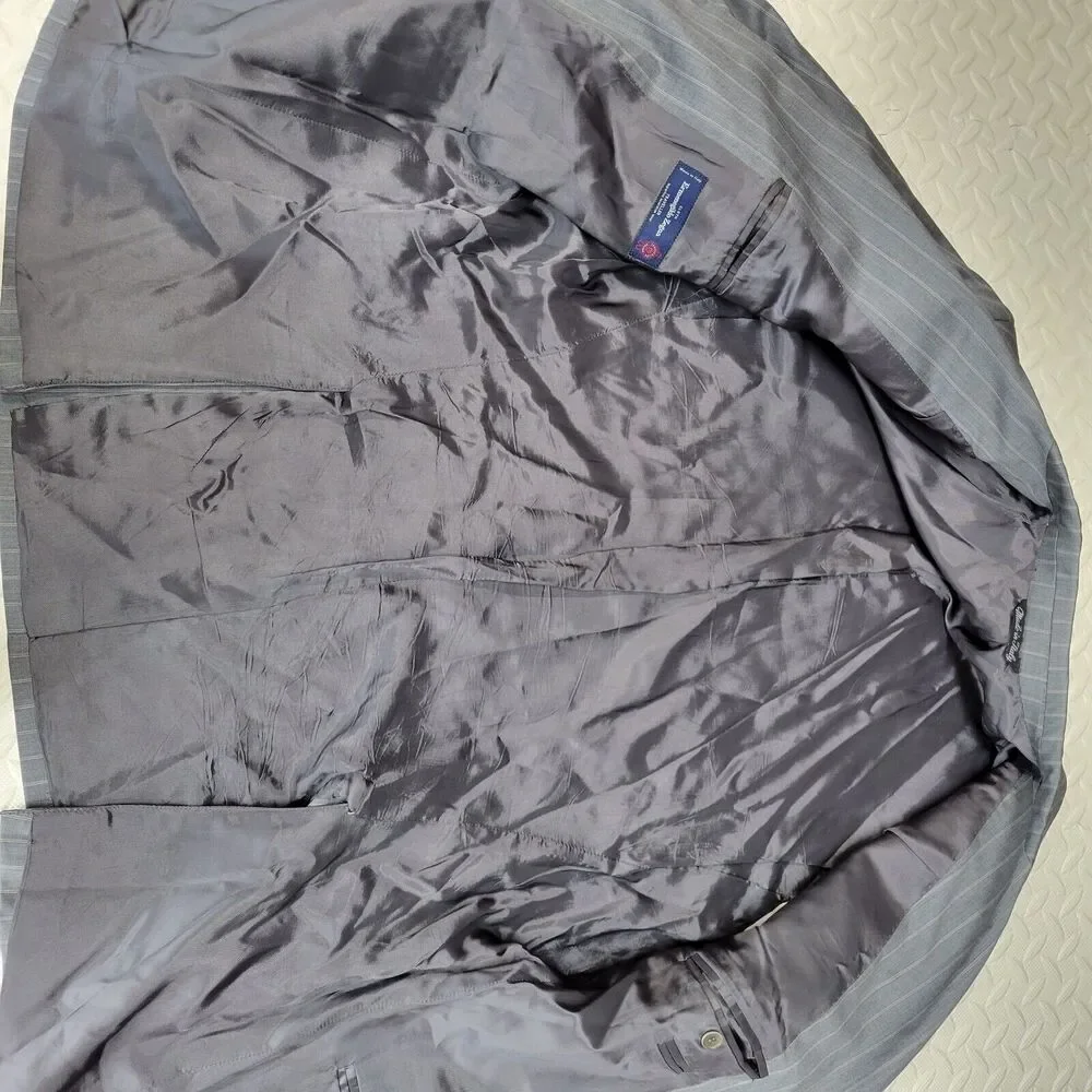 Ermenegildo Zegna Wool Suit‎ Jacket Size 44 RE Gray Pinstriped 